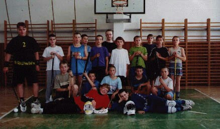 A tak to všechno začalo.. Pár statečných ještě v době, kdy WildCats byli jen nerealizovaným snem.. Příjemným faktem je, že polovina fotografovaných je stále součástí a základem dorostenecké enklávy klubu.