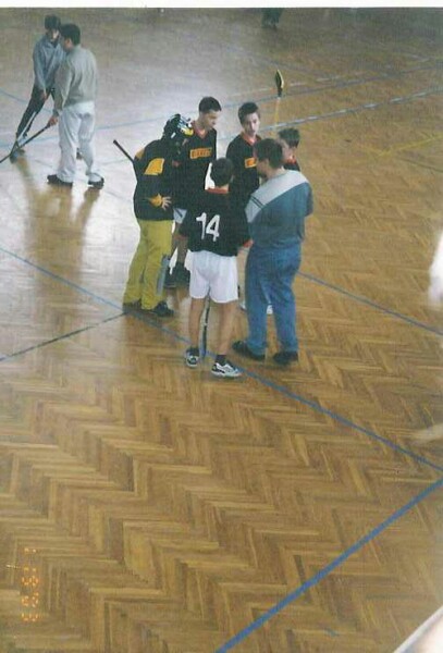 Mini taktická porada... jojo, s taktikou se musí začínat odmala.