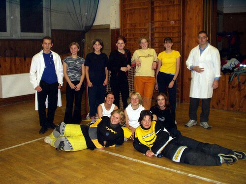 Ale s pěknejma holkama se vyfotí rádi.