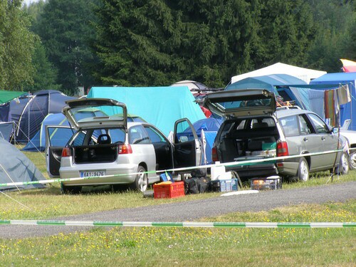 A balíme. To se tam fakt nemůže vejít!